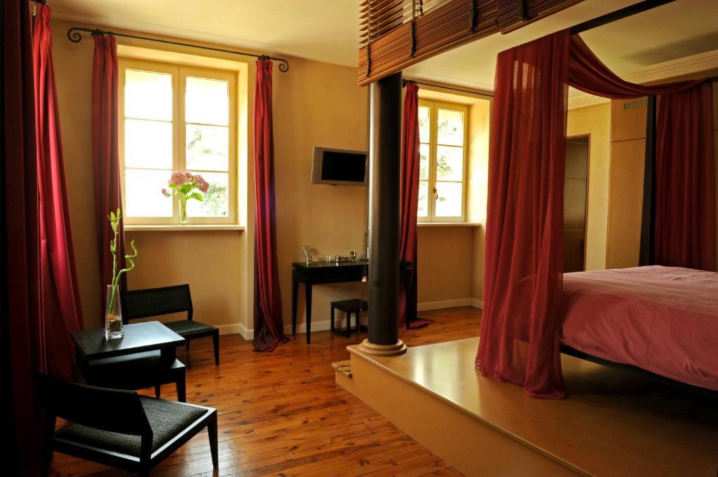 Logis De Nantas Saint-Jean-Bonnefonds Quarto foto
